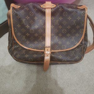 Louis Vuitton Vintage Samur 35